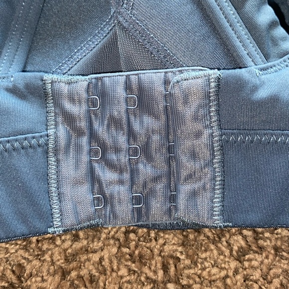 Yvette Power Crossback Sports Bra - Picture 5 of 11